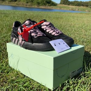 OFF-WHITE Low Vulcanized Sneakers